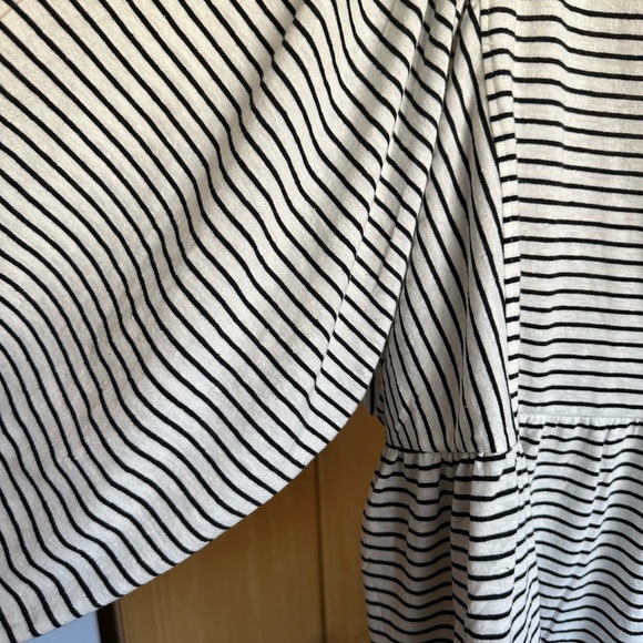 Black and white stripe plus size top xxl - Picture 7 of 9